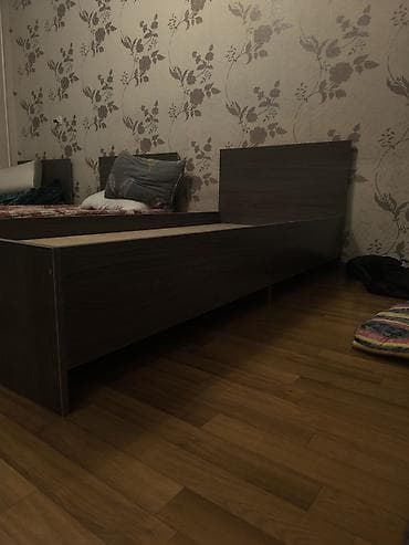 кровать взрослая: Односпальная кровать с высоким изголовьем - Размер спального места — 2