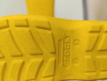 военный куртка: Осенне-весенние сапоги(кроксы) немного повреждены кошачьими зубками,но — 5