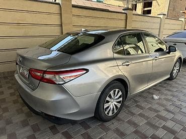 Toyota Camry: 2019 г., 2.5 л, Автомат, Гибрид, Седан — 2