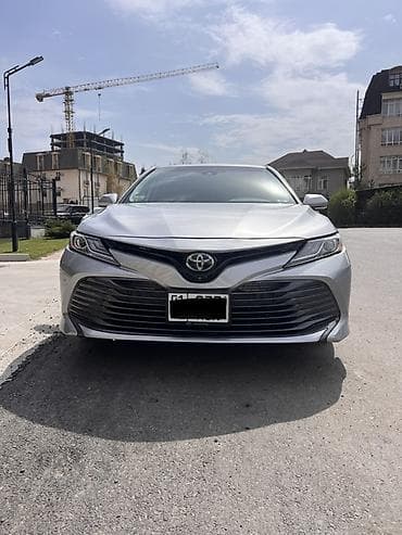 Транспорт: Toyota Camry: 2018 г., 2.5 л, Автомат, Гибрид, Седан — 2