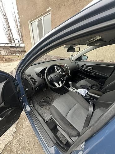 авто поло: Kia Ceed: 2010 г., 1.6 л, Автомат, Бензин, Универсал — 7