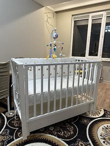 Детская кроватка SB, белая - Классическая деревянная кроватка с