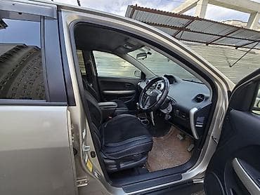 мереке авто: Toyota Ist: 2003 г., 1.5 л, Автомат, Бензин, Хетчбек — 8