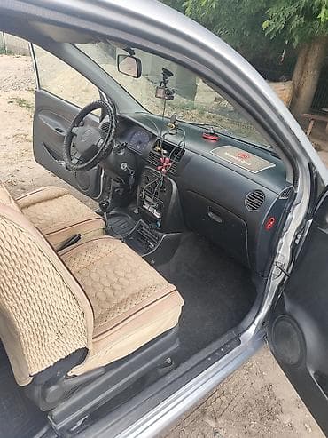 Microcar : 2004 г., 1 л, Механика, Бензин, Хэтчбэк