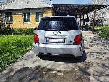 mini jack: Toyota Ist: 2002 г., Хэтчбэк — 3