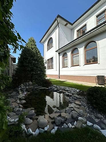 Продаётся статный двухэтажный дом в районе Джантошева / Шукурова