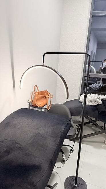 Сдаю кушетку на аренду мастерамсалон находится в новом здании, есть