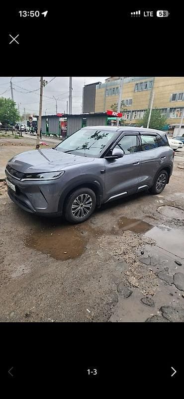 tesla 3: BYD Yuan Up: 2024 г., Вариатор, Электромобиль, Кроссовер — 1