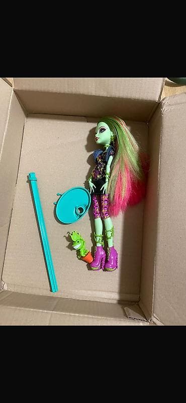 Оюнчуктар: Продаю базовую куклу Monster high Венеру фулл комплект 2012 года.Она — 1