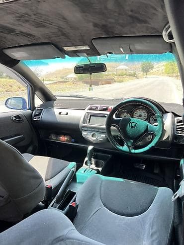 Продажа авто: Honda Fit: 2002 г., 1.3 л, Вариатор, Бензин, Хэтчбэк — 5