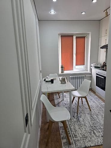 Недвижимость: 2 комнаты, 48 м², Кудайберген авторынок 105 серия, 3 этаж — 6