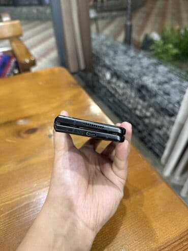 раскладные кнопочные телефоны: Samsung Galaxy Z Flip 3 5G, Колдонулган, 256 ГБ, түсү - Кара — 8