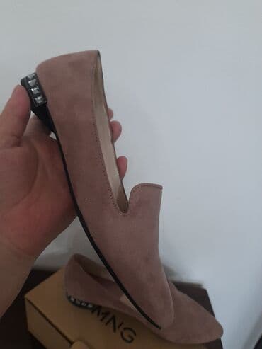 Прокат одежды: Женские фирменные замшевые туфли или балетки. Mng фирма . Размер — 6