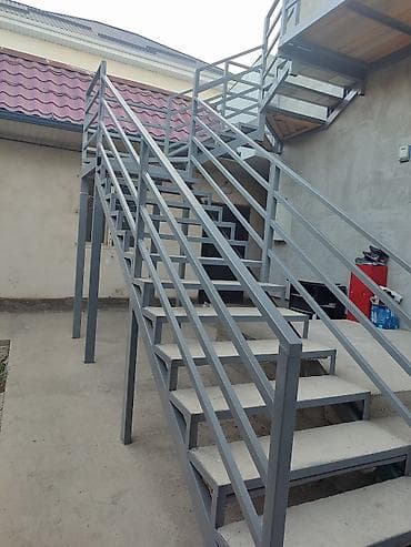 модульные лестницы в бишкеке: Металлический каркас для лестницы, предназначенный для установки — 8