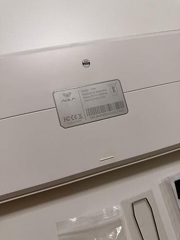 samsung galaxy s10e: Клавиатура, Механическая, Проводное подключение — 6