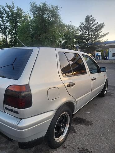 Volkswagen Golf: 1996 г., 1.8 л, Хэтчбэк — 10