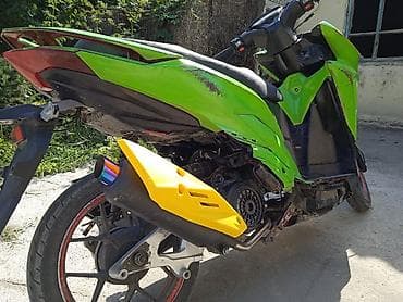 gsx 200: Скутер спортивного стиля, яркий зелёный пластик, колесные диски с — 2