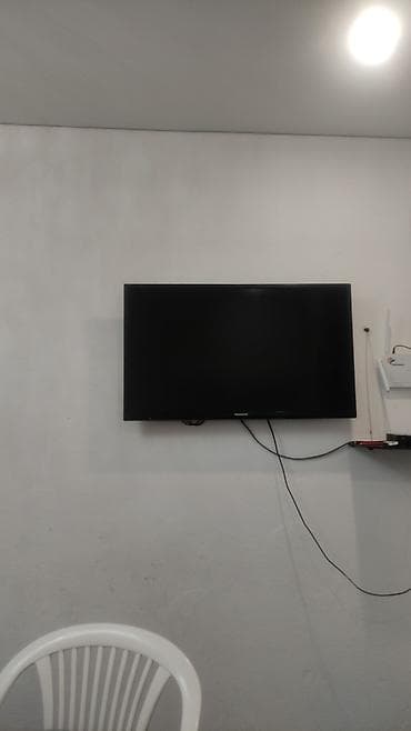 i3 3240 цена: Телевизор Skyworth LED, диагональ около 42–46". Тонкая рамка — 2