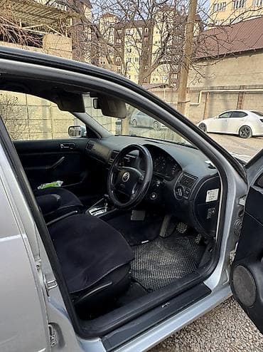 new beetle: Volkswagen Golf: 2003 г., 2 л, Автомат, Бензин — 8