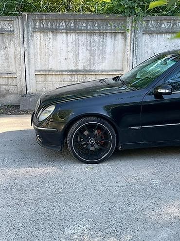 решетка радиатора на cls350: Mercedes-Benz E-Class: 2003 г., 2.7 л, Автомат, Дизель, Седан — 4