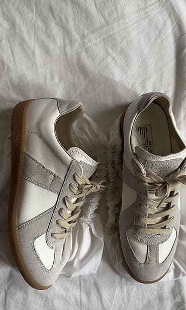 Атайын кийим: Эркектердин кроссовкасы, 41, Maison Martin Margiela, Колдонулган, түсү - Ак, Акысыз жеткирүү — 1