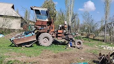 СРОЧНО ПРОДАЕТСЯ КОМБАЙН Самоходный кормоуборочный комбайн at lalafo.kg СРОЧНО ПРОДАЕТСЯ КОМБАЙН Самоходный кормоуборочный комбайн