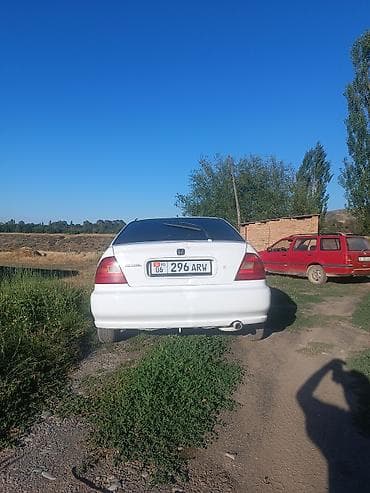 Унаа: Honda Civic: 1996 г., 1.6 л, Кол менен иштөөчү, Бензин, Седан — 4