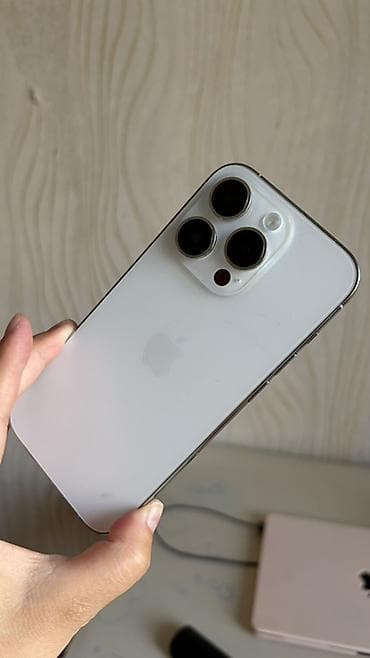 айфон se 22: IPhone 14 Pro, 128 ГБ, Серебристый, Чехол, 80 % — 1