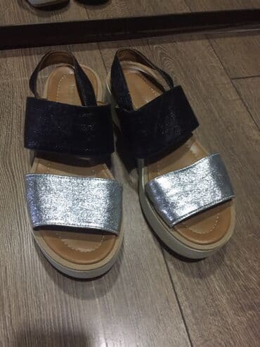 Босоножки б/у39 размер,кожаные-не заношенные, без заломов и