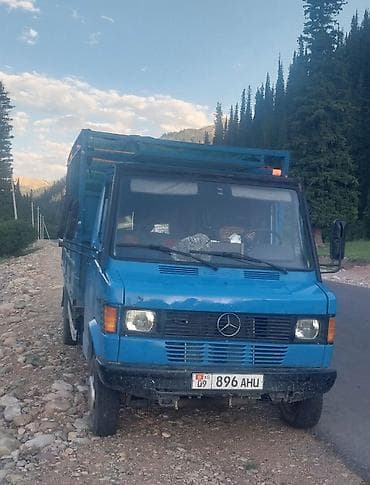 Грузовик, Mercedes-Benz, Стандарт, 3 т, Б/у at lalafo.kg Грузовик, Mercedes-Benz, Стандарт, 3 т, Б/у