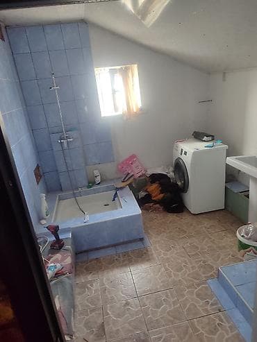 двухэтажных домов в бишкеке: Продается дом 8 соток 2 этажа на первом этаже зал кухня на втором 2 — 1