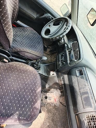sab: Volkswagen Vento: 1994 г., 1.8 л, Механика, Бензин, Седан — 5