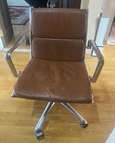 Строительные растворы и добавки: Офисное кресло, С колесиками, цвет - Коричневый, Экокожа — 1