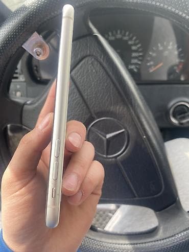 корпус белый: IPhone 11, Б/у, 128 ГБ, Белый, Чехол, 76 % — 4