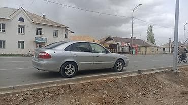 Унаа сатуу: Mazda 626: 2001 г., 2 л, Кол менен иштөөчү, Бензин, Хетчбек — 4