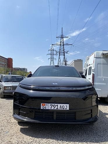 помошь: Lixiang L6: 2025 г., 0.1 л, Автомат, Гибрид, Кроссовер — 2