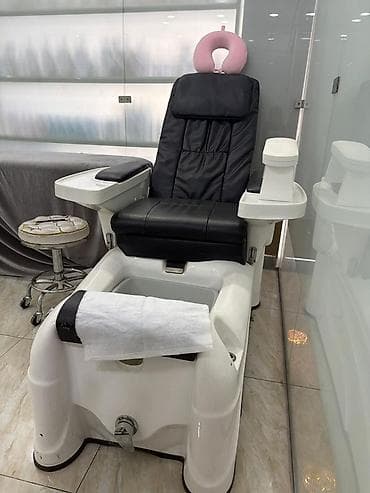 столы стулья: Сатылат Продается срочно Маникюрный стол 2шт по 5000 Зеркало 2шт — 4