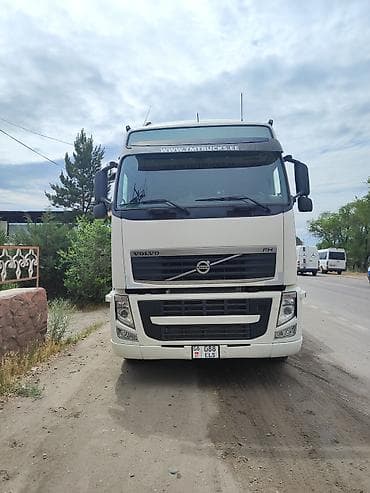 Транспорт: Тягач, Volvo, Тентованный — 1