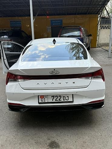 byd e9: Hyundai Avante: 2021 г., Седан — 2