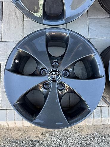 диски алфард: Литые Диски R 17 Toyota, Комплект, отверстий - 5, Б/у — 6