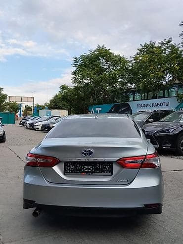 Toyota Camry: 2020 г., 2.5 л, Автомат, Гибрид, Седан — 2