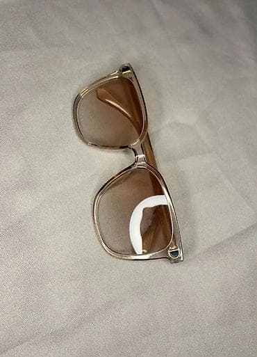 очки диор: Солнцезащитные очки в бежево‑карамельной гамме. - Форма: мягкий — 2