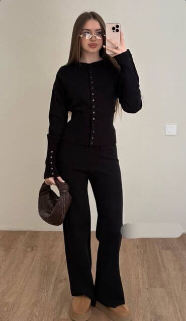 Спецодежда: Трикотажный женский костюм из кардигана и брюк. - Фасон: приталенный — 2