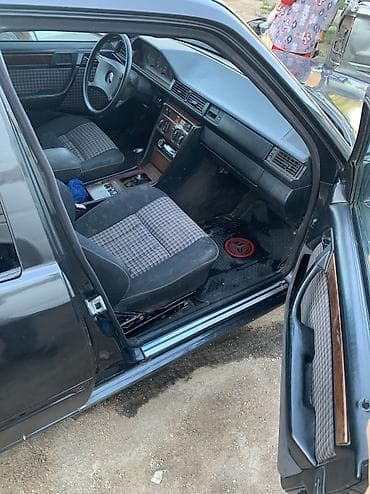 Унаа: Mercedes-Benz W124: 1991 г., Кол менен иштөөчү, Дизель, Седан — 4