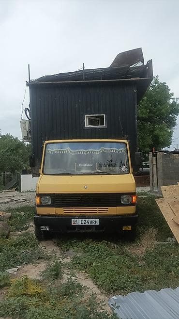 бетонный арык: Mercedes-Benz — 5