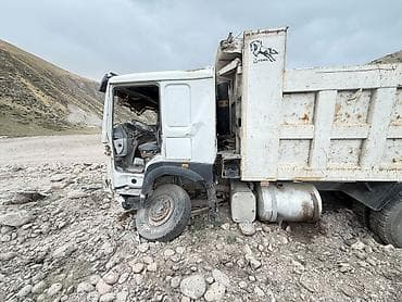 хово т х: Самосвал HOWO 6x4 (трёхосный) - Компоновка: задняя двухскатная — 5