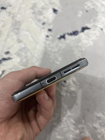 голы три: Poco F4 GT, цвет - Желтый — 6