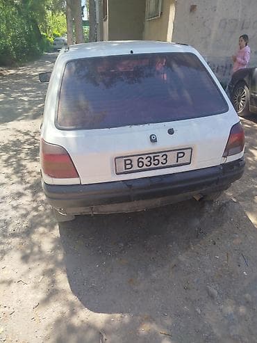 нужна женщина: Ford Fiesta: 1990 г., Ручные, Дизель, Хэтчбэк — 4