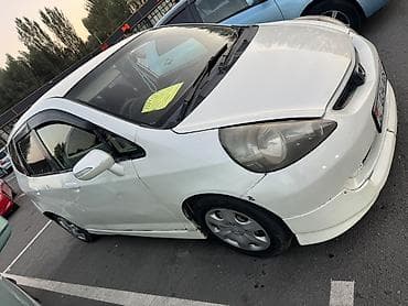 mazda 2: Honda Fit: 2005 г., 1.5 л, Автомат, Бензин, Хэтчбэк — 3