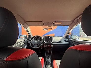 byd e7: Toyota Yaris: 2019 г., 1.5 л, Автомат, Бензин, Хэтчбэк — 7